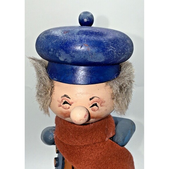 Vintage Heirloom Collection ZIMS Ice Skating Nutcracker (Approx. 14" Tall) 1999 - Picture 4 of 16